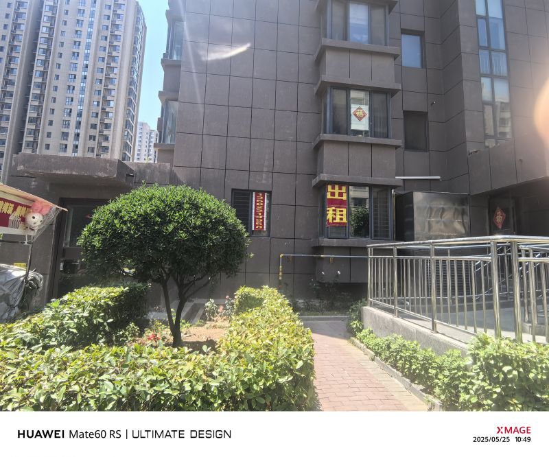 實驗小學(xué)大同校區(qū)對過桂香苑樓王1樓