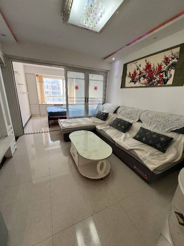 精裝修1室1廳1衛(wèi)50m21100元/月