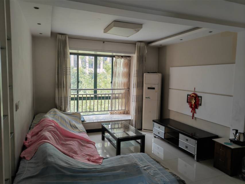 普通裝修3室2廳2衛(wèi)120m2170元/月