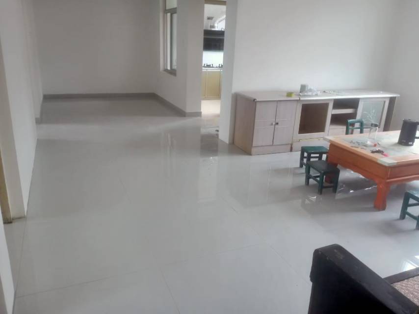 北辛北園街三室朝陽好房出租，房子干凈，環(huán)境安靜，交通方便