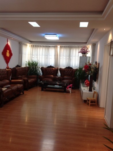 交通便利四通八，達(dá)全裝修景觀房，南北通宜居住