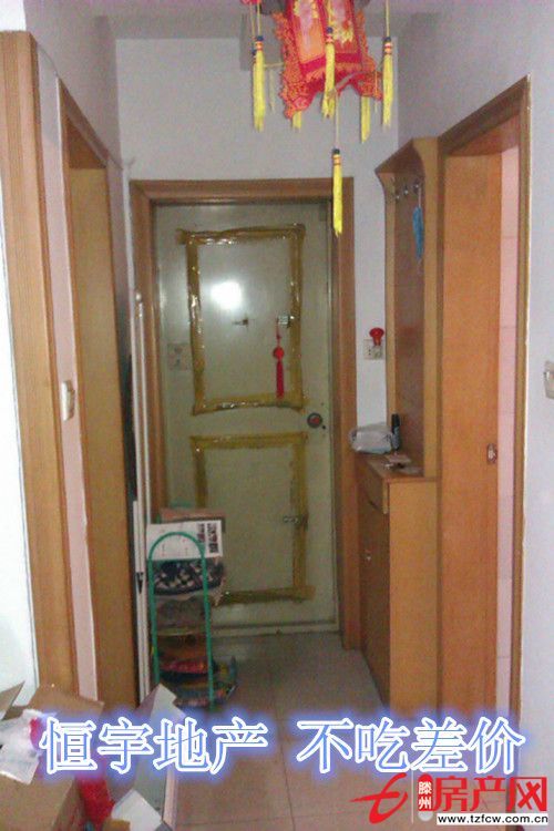 一樓經(jīng)典三室，兩室向陽，帶暖氣，有證件