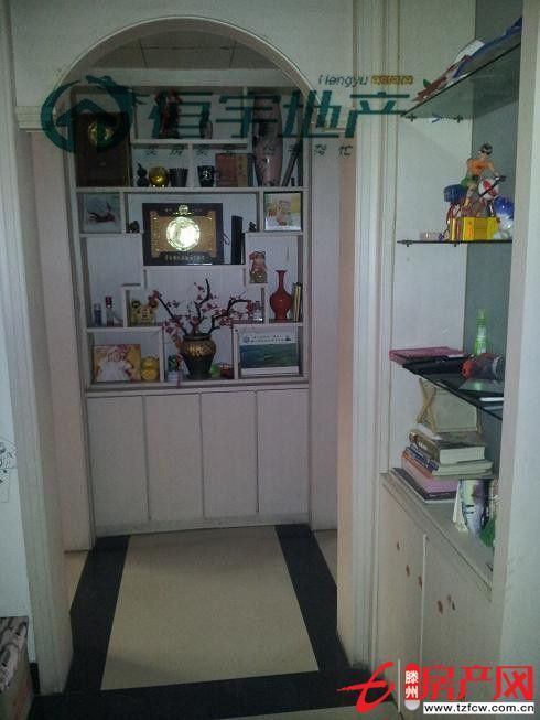 荊河小區(qū)沒有供暖下年供暖房產(chǎn)證滿五年精裝修