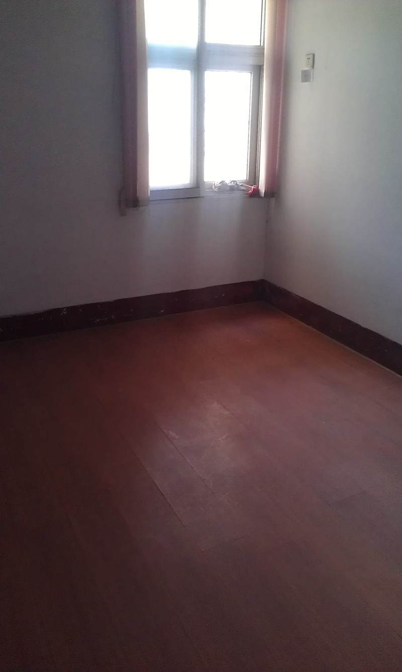 【前進(jìn)花園】精裝修學(xué)區(qū)房緊急出手，先買先得