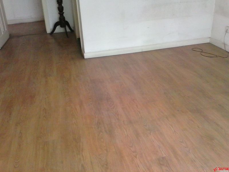 小區(qū)環(huán)境不錯，經(jīng)典小戶型部價低樓層好