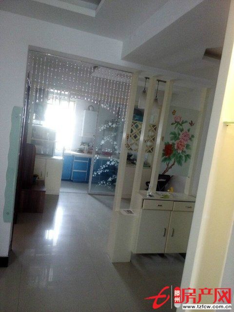 凱旋國(guó)際精裝倆居室低價(jià)出租，可以拎包入住哦