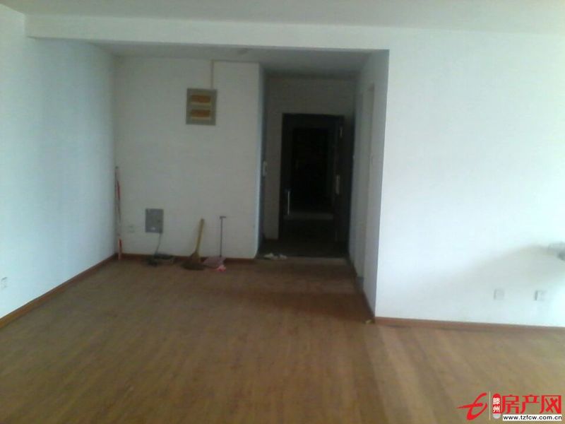 陽(yáng)光麗景三室二廳一衛(wèi)環(huán)境優(yōu)美交通便利設(shè)施齊全