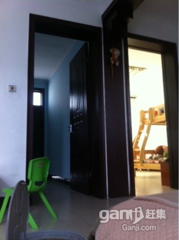 春秋閣小區(qū)精裝四室學(xué)區(qū)房