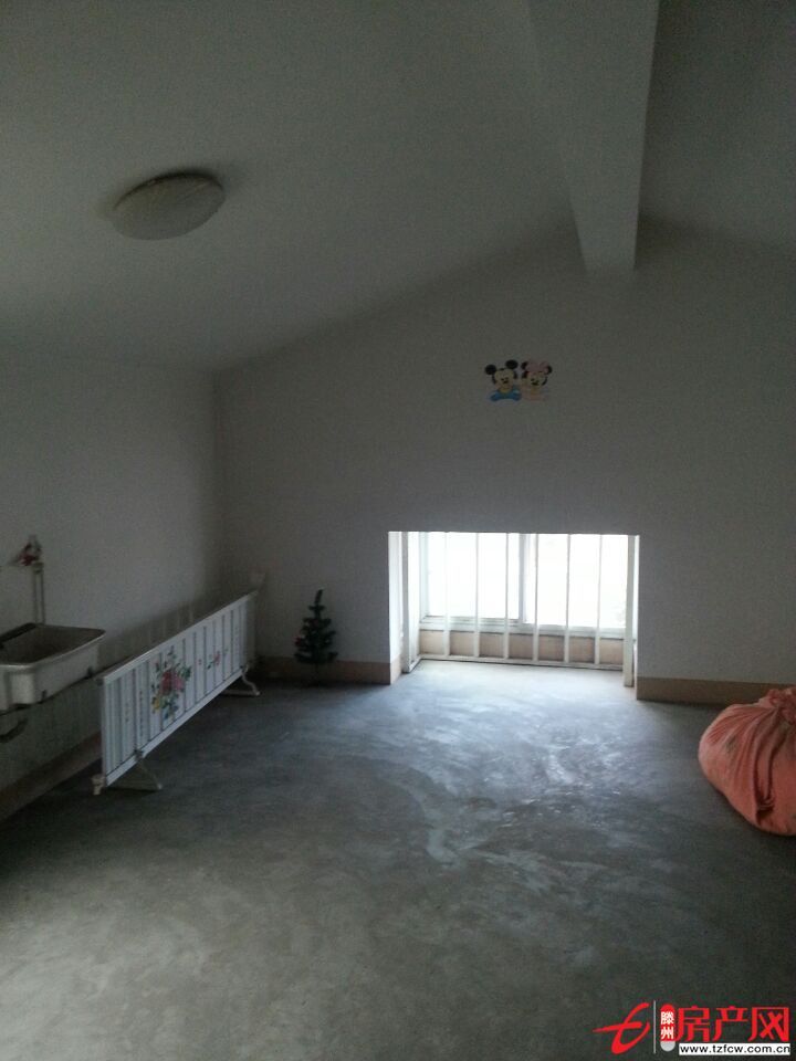 美明佳苑經(jīng)典復(fù)式滿五可貸豪華裝修緊鄰老一中文化氛圍濃厚