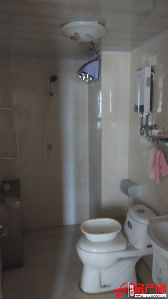 愛家豪庭精裝修公寓出租，家電齊全、拎包即住