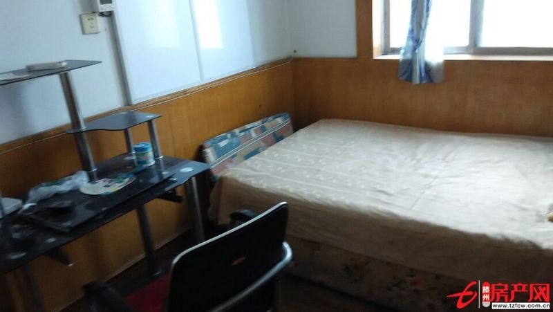 春秋閣南區(qū)精裝修四居室招租，家電齊全、拎包即住