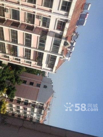 交通方便，靠近工業(yè)區(qū)。