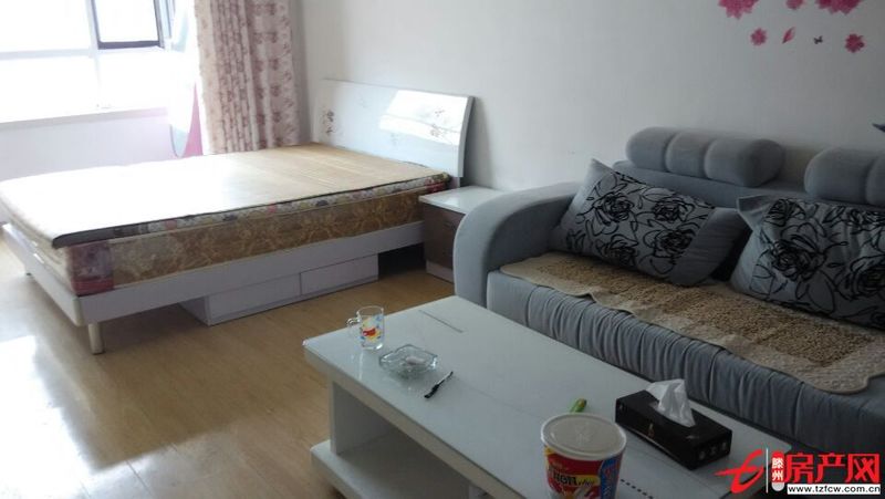 步行街附近西門里小區(qū)，二樓招租，家電齊全、拎包即住