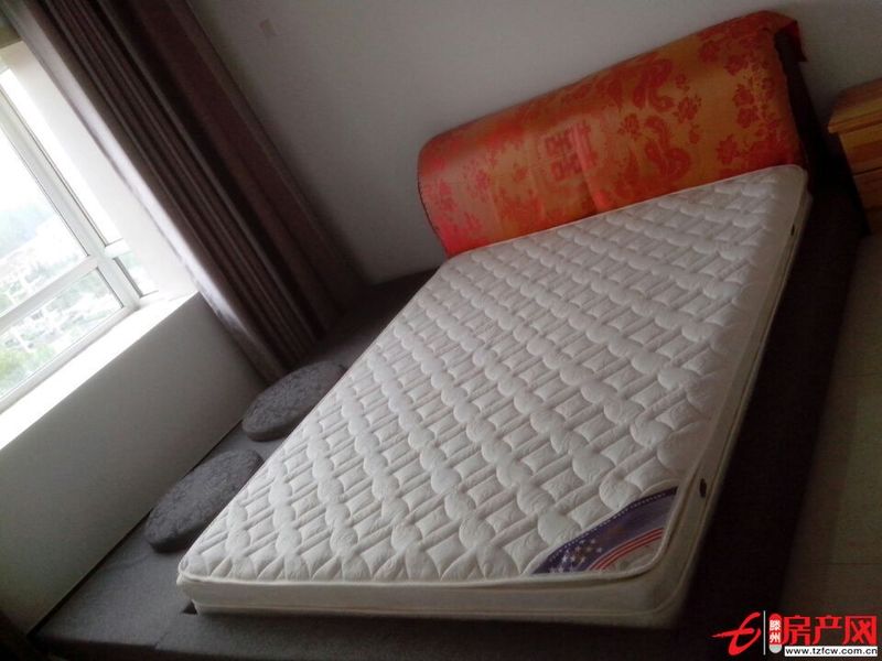 陽光麗景精裝修兩居，室簡單家具、拎包即住