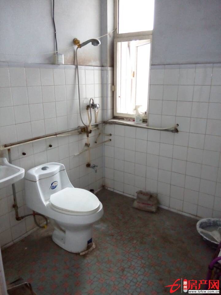 春秋閣北區(qū)，三居室，四樓