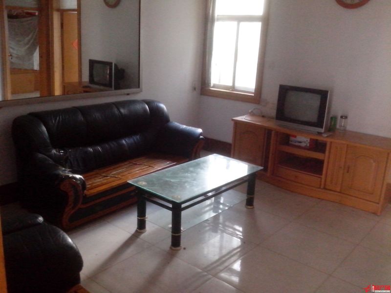 奎文南區(qū)精裝一樓三室兩廳，全套家電、拎包即住