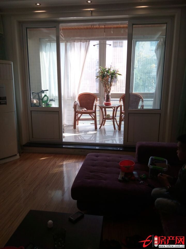 金色家園，一樓，精裝，供暖