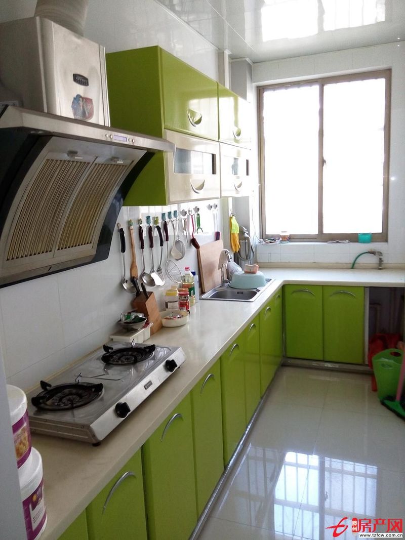 貴和世紀(jì)佳苑多層三樓精裝