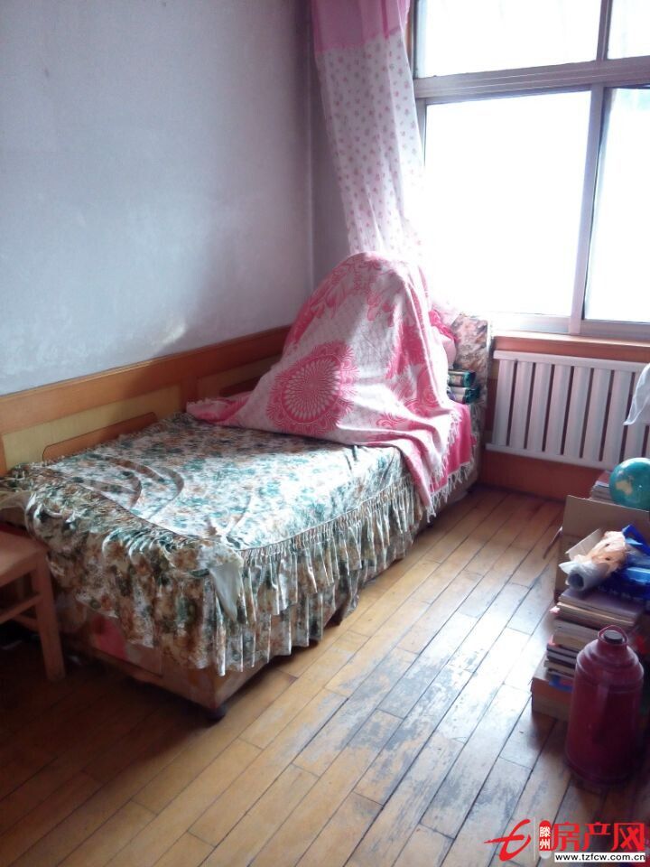 低價出售，誠信花園，房產(chǎn)證滿五年，可配合貸款