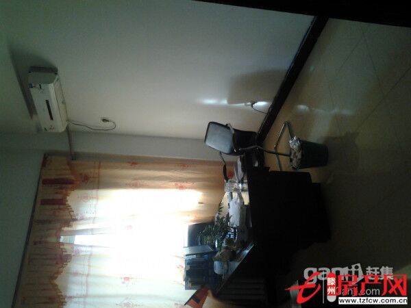 麗都水岸小區(qū)，裝修，全套家具家電，很干凈漂亮的房子