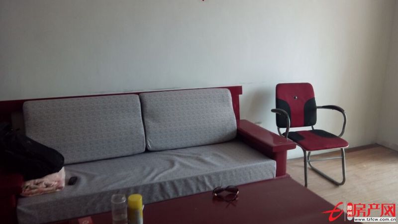 翠湖天地，精裝修，供暖，全套家具家電，很漂亮大氣的房子