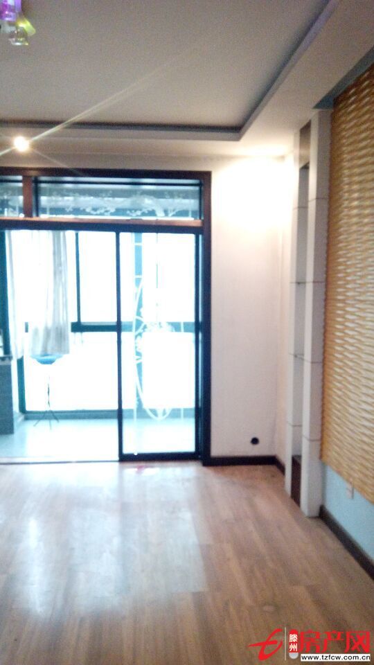 濱江國際花苑一期，精裝修，供暖，很豪華大氣的房子