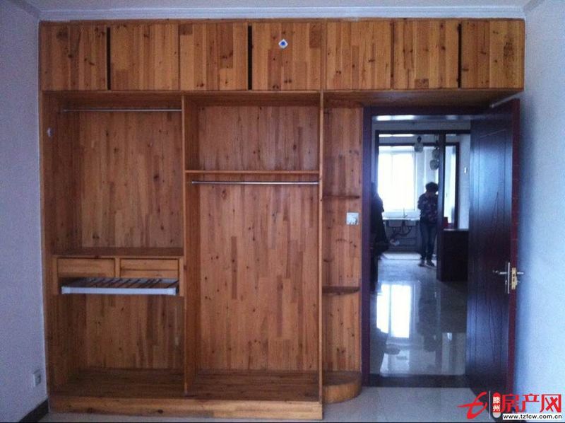 匯龍和諧康城，精裝修，供暖，很大氣漂亮的房子