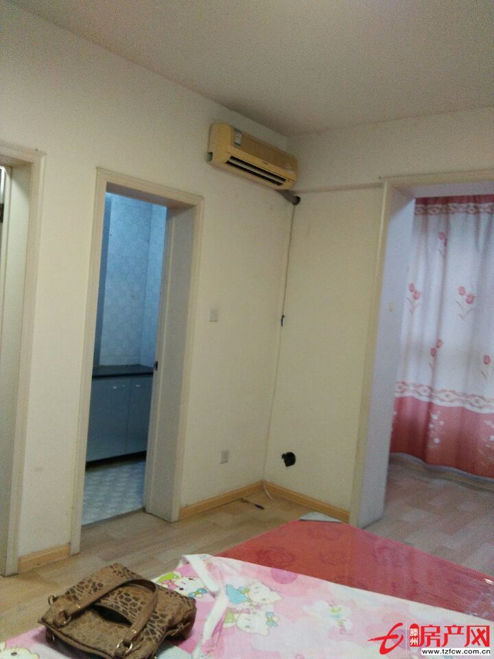 北安居小區(qū)出租，精裝修家具家電齊全。便宜出租。