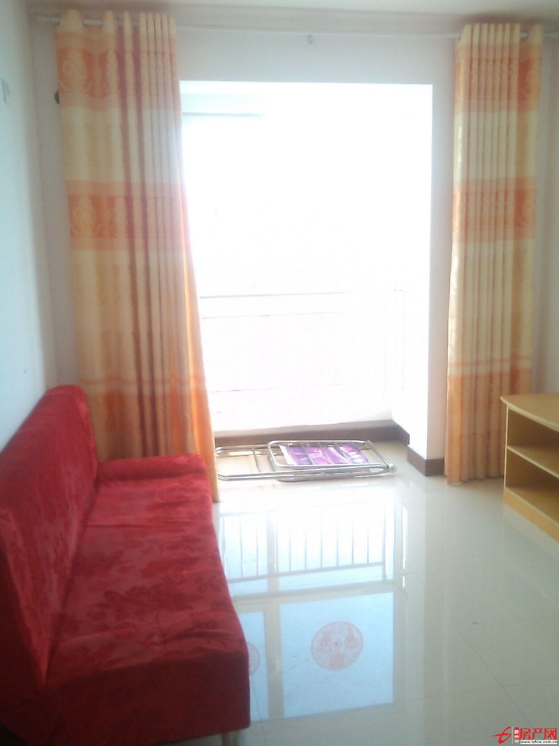中央城小區(qū)，精裝修，供暖，很溫馨漂亮的房子