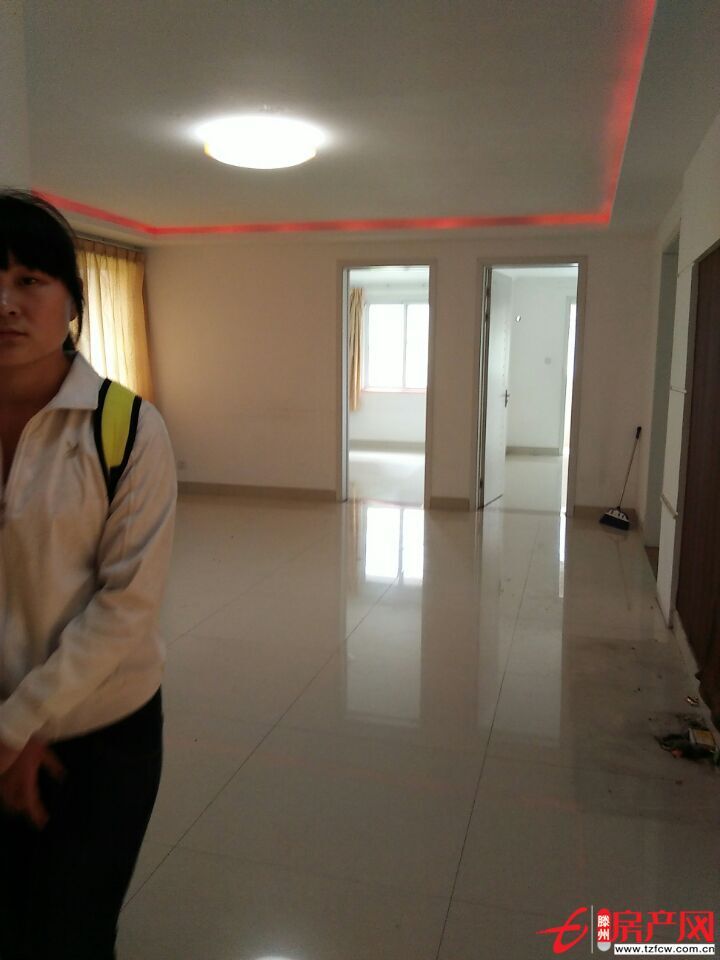 問天廣場，精裝修，供暖，全套家具家電，拎包即住