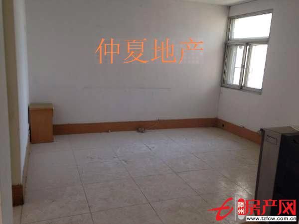 前進花園滕北學區(qū)房黃金三樓戶型很棒采光好滿五年可貸款