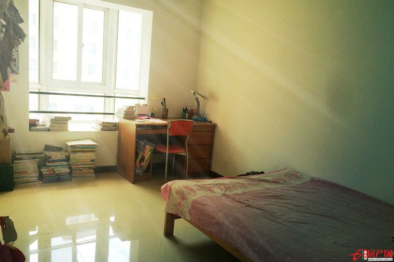 華騰小區(qū)，婚房首選小戶型，有證可貸款，送儲藏室。