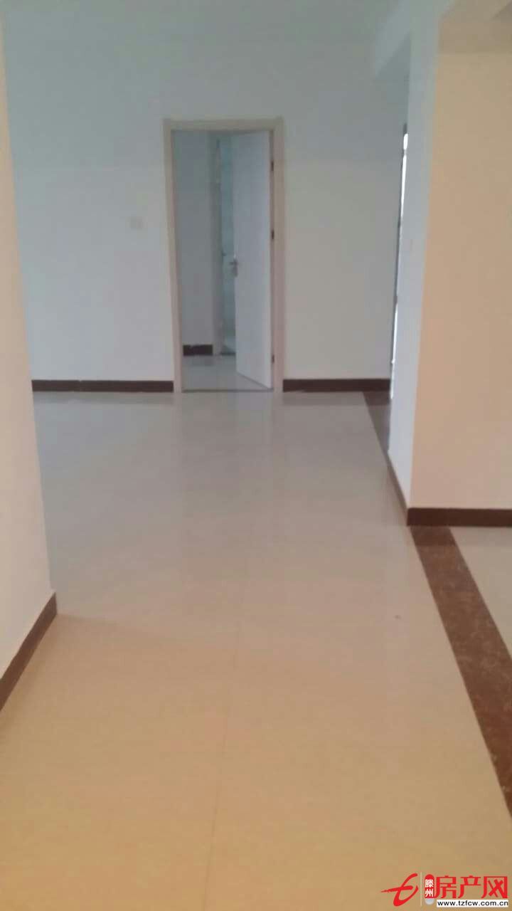 滕州市善國南路威尼斯小區(qū)沿河環(huán)境優(yōu)美