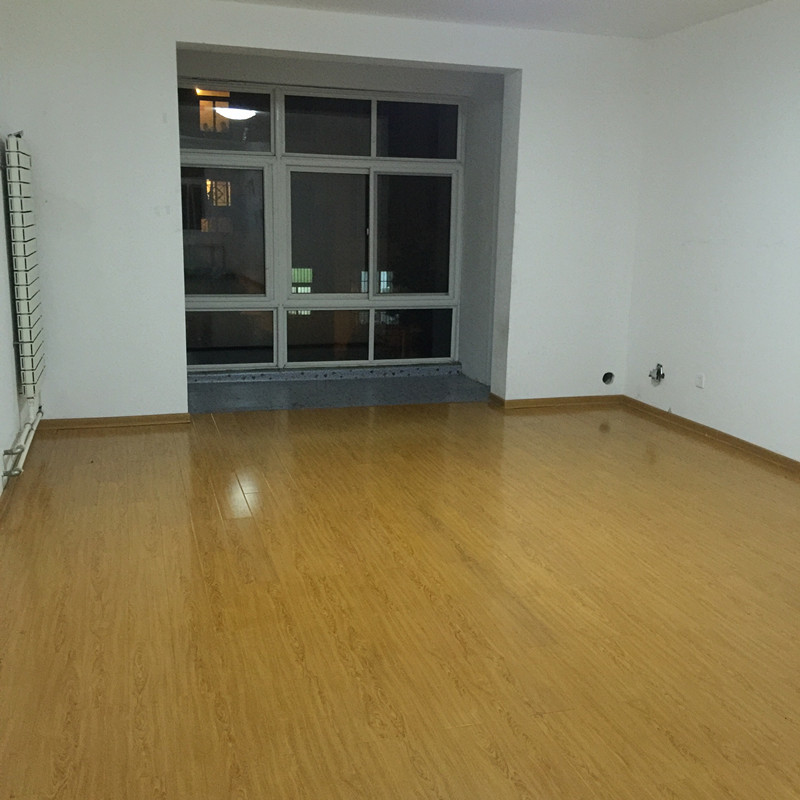 七彩陽光城，供暖精裝修