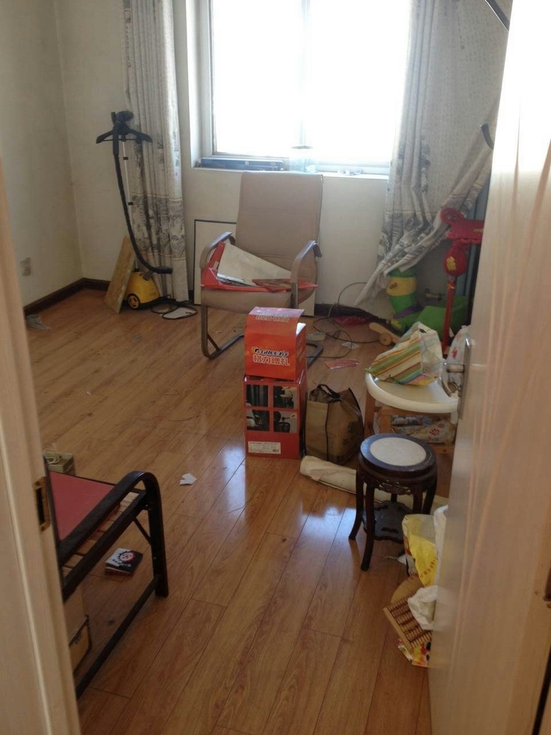 金色家園學(xué)區(qū)房，兩室一廳向陽，隨時(shí)看房，歡迎咨詢！