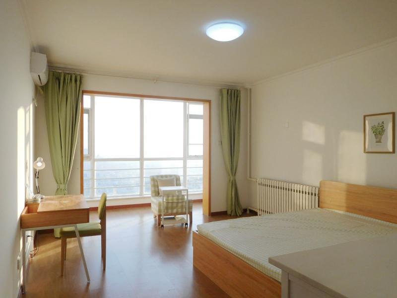 威尼斯四區(qū)主臥出租精裝修木地板暖氣免費(fèi)包物業(yè)