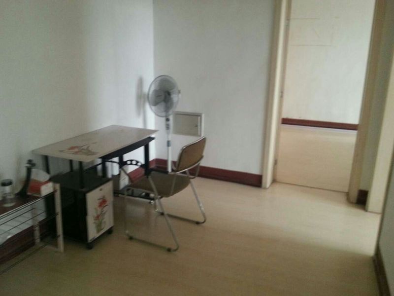 拎包即住，豪華裝修。