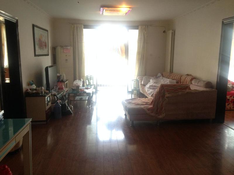 人民醫(yī)院對面四季花園精裝三室超值出售好房不等人東戶可貸款滿五