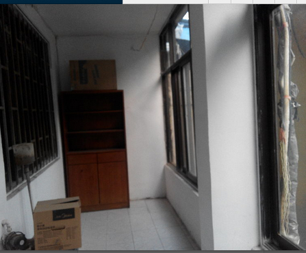 人民銀行宿舍學區(qū)房多層一樓帶院簡裝好戶型