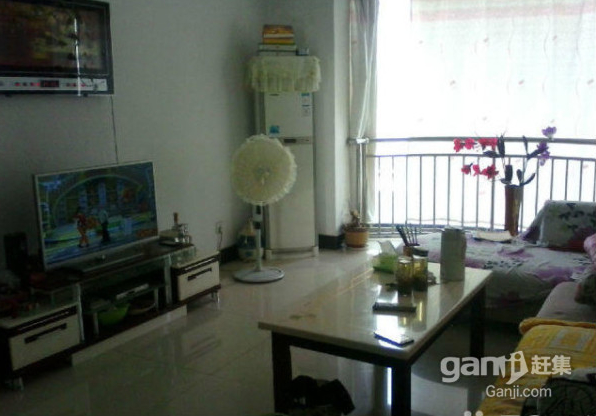 貴和世紀(jì)佳苑多層五樓精裝修有證可貸款