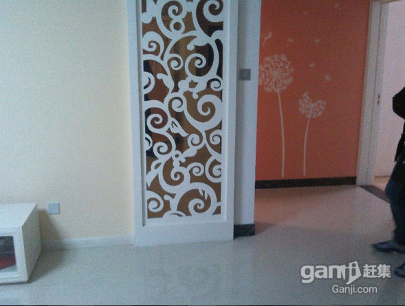 華騰小區(qū)證滿兩年可貸款精裝帶車位儲藏室