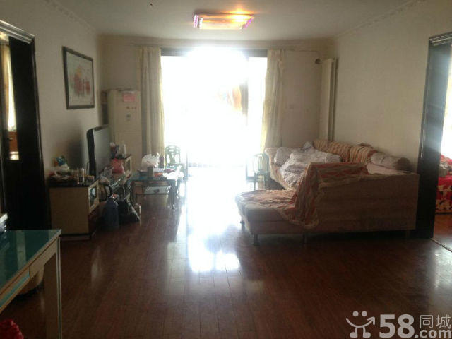 人民醫(yī)院對面四季花園精裝三室超值出售可貸款滿五好房不等人東戶