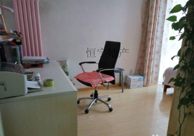 匯龍四季花園精裝三室市中心人民醫(yī)院東臨