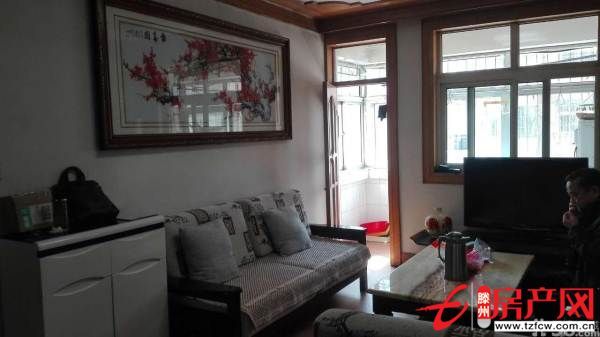 荊河小區(qū)，三室兩廳一衛(wèi)、學(xué)區(qū)房