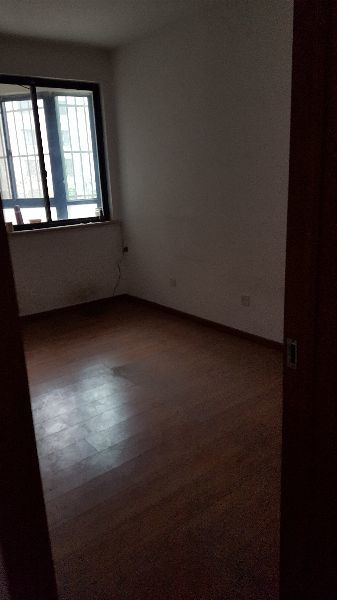 家樂園精裝修，包更名，隨時辦證，南北通透