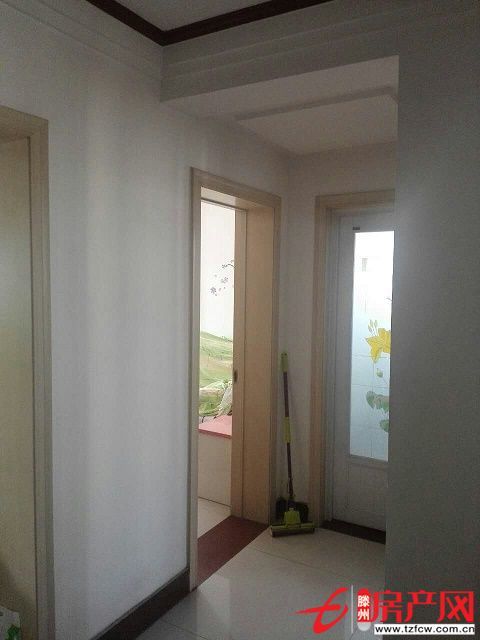 出售滕西稀缺多層朝陽(yáng)通透精裝修樓房