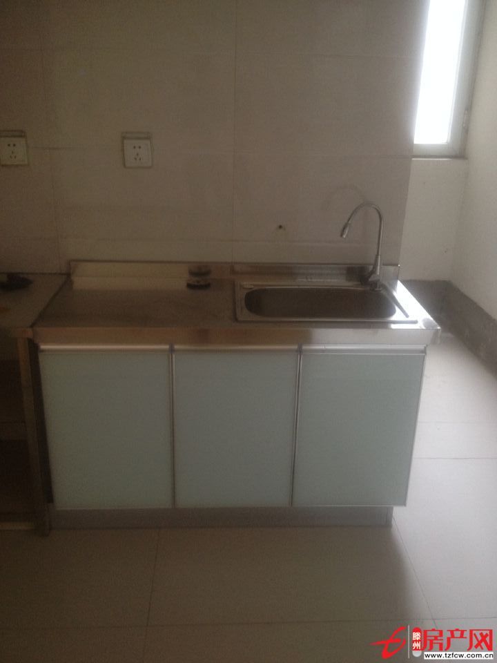 威尼斯一區(qū)，簡單裝修，可半年付