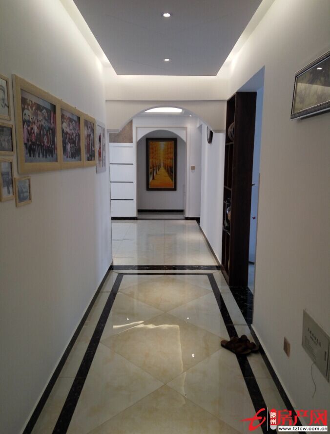 人和天地學(xué)區(qū)房一百四十五平，一梯四戶精裝修，格力中央空調(diào)地暖