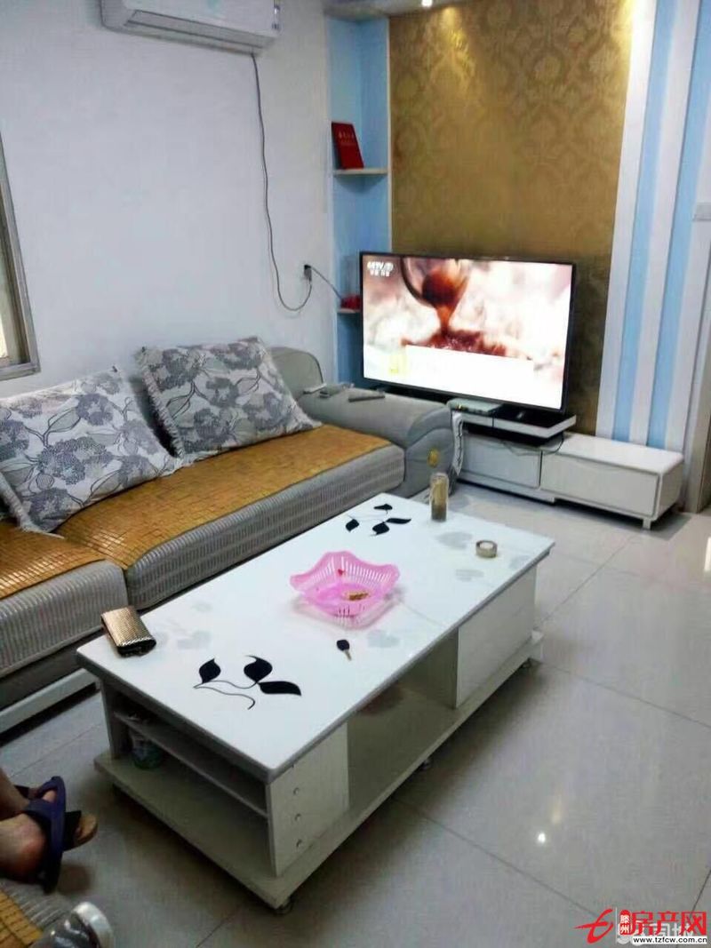 市內(nèi)多套家具家電齊全