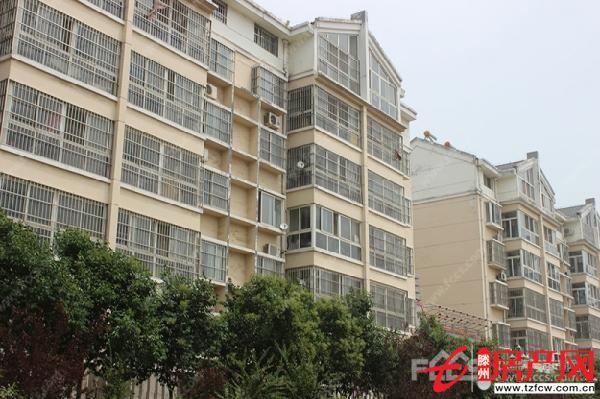 滕州翡翠名苑毛坯房三室二廳一衛(wèi)支持貸款